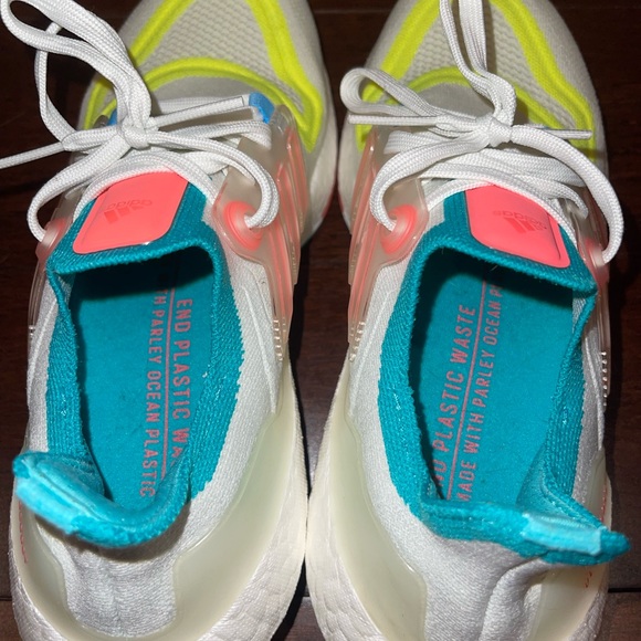 guc adidas women’s ultraboost Shoes - White, Yellow, and orange 6 - Picture 4 of 10